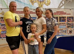Еманжелинская семья Дулебенец стала серебряным призером областных соревнований «Мама, папа, я – спортивная семья»