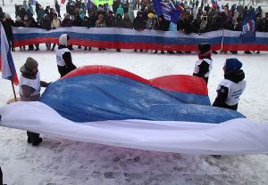 В городском сквере в Еманжелинске прошел концерт-митинг «В единстве народа - единство страны»