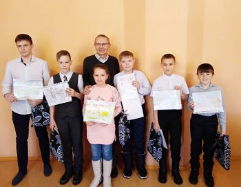 Юные призеры и глава города Александр Хрулев