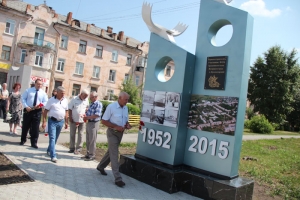 В поселке Красногорском Еманжелинского района в торжественной обстановке открыли стелу памяти