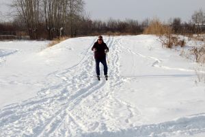 Со студенческим задором лыжники-ветераны провели в городском бору соревнования