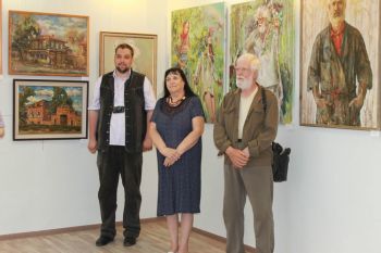 В еманжелинском музее открылась выставка работ художников Левшич из Троицка
