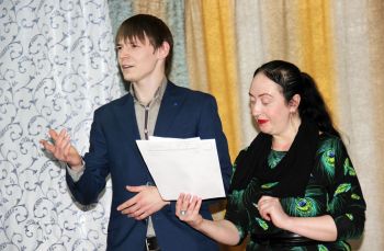 Кастинг: Артем Куприков из Еткуля и Нонна Иос из Зауральского прочли отрывок пьесы по ролям