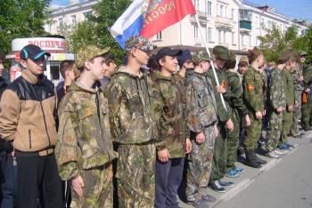 25 мая десятиклассники школ района уехали в село Коелга на военные сборы