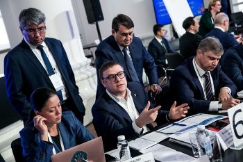 Губернатор Челябинской области Алексей Текслер принял участие в заседании, на котором обсуждали транспортную стратегию