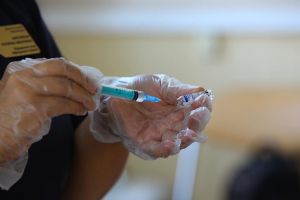 Российская вакцина эффективна против «омикрона»