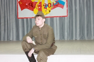 Победитель среди старших школьников Никита Васильев прочитал отрывок из повести "Завтра была война"