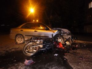 В Еманжелинске в аварии пострадали водитель и пассажир мотоцикла