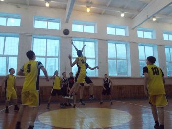 Семь команд участвовали в баскет-шоу в еманжелинской ДЮСШ
