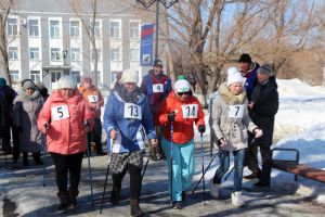 В Еманжелинске состоялись соревнования среди любителей скандинавской ходьбы