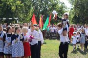 Школы Еманжелинского района приняли около 600 первоклассников