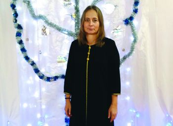 С Новым годом еманжелинцев поздравляет Наталья Геннадьевна Арнаутова, директор школы № 15