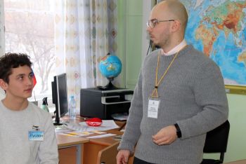 В Еманжелнске участники конкурса «Педагог года-2023» в номинации «Учитель года» провели разговор с учащимися