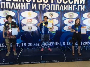 Виктория Кретова из еманжелинской школы № 11 завоевала бронзовую медаль первенства России по грэпплингу