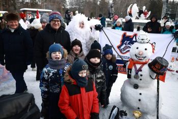 В Челябинской области 546 детей получили подарки-мечты от «Снеговиков-добряков»