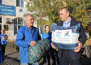 Единороссы отправили из Еманжелинска очередную партию гуманитарной помощи
