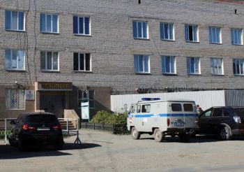 В Еманжелинске подвыпивший молодой человек, будучи лишенным прав, вновь сел за руль и был задержан