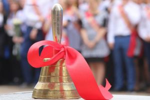 Областную праздничную линейку, посвященную выпускникам, откроет глава региона Алексей Текслер
