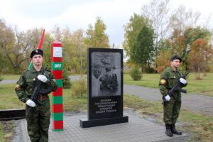 В поселке Красногорском Еманжелинского района установили памятный знак «Воинам-пограничникам»