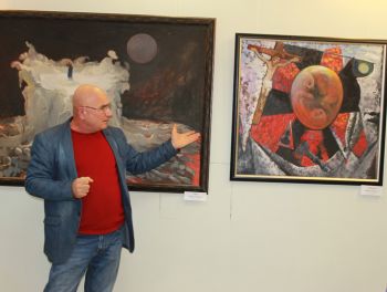 В музее Еманжелинска открылась выставка художника из Троицка Артуша Карапетяна