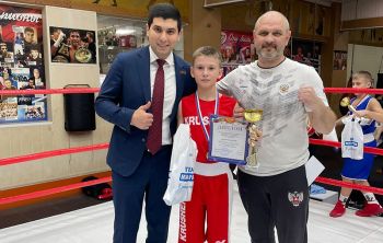 Еманжелинский боксер Арсений Шаровский одержал победу в открытом турнире областной ДЮСШ в Челябинске