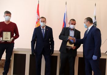 Двое еманжелинских предпринимателей отмечены высокими наградами Законодательного Собрания Челябинской области