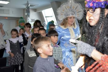 Дети летали на волшебной метле: педагоги красногорского центра «Факел» Еманжелинского района проводят новогодние квесты