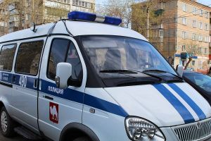 40-летняя жительница Еманжелинска разбила камнем оконное стекло в квартире ровесника