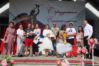В День города в Еманжелинске чествовали самых юных жителей