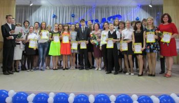 В Еманжелинске на 20-й церемонии «Триумф» стипендией главы района награждены шестьдесят школьников