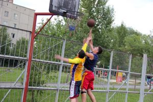 День физкультурника еманжелинские баскетболисты отметят в Челябинске