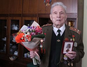 Участник Великой Отечественной войны Иван Иванович Давиденко с боями прошел пол- Европы