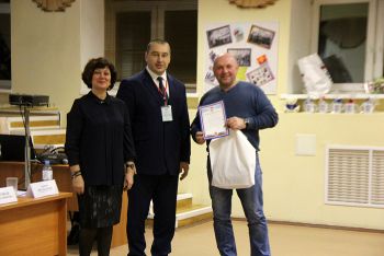 Единороссов наградили за активную партийную деятельность