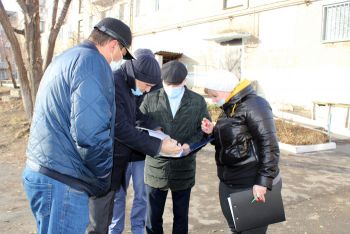 Депутаты Еманжелинска проконтролировали, во всех ли квартирах горожан соблюдается температурный режим