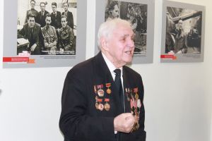 Руководитель ветеранского клуба «Танкоград» Эдуард Алексеевич Соболев, более 40 лет проработавший на ЧТЗ