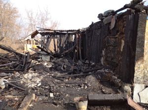 На станции Еманжелинск от огня серьезно пострадал дом многодетной семьи