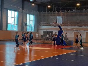 Баскетболисты из Зауральского примут участие в финале областных соревнований по стритболу