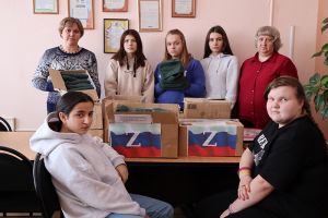 Студенты и преподаватели еманжелинского филиала Первомайского техникума собрали гуманитарную помощь для солдат спецоперации