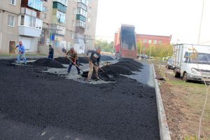 В Еманжелинске продолжаются дорожные работы в рамках областной программы «Реальные дела»