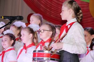 В Еманжелинске состоялся юбилейный концерт центра детского творчества «Радуга»