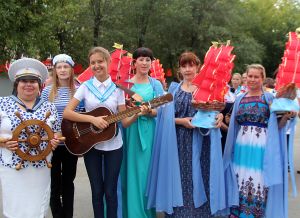 В поселке Красногорском Еманжелинского района состоялось карнавальное шествие
