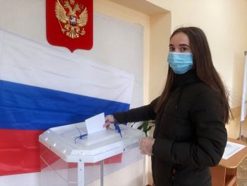В Еманжелинском районе общероссийское голосование проходит с соблюдением всех мер безопасности