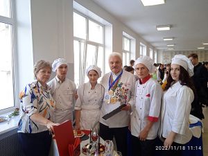 Студенты еманжелинского филиала Первомайского техникума заняли два вторых и третье место на XVI фестивале кулинарного искусства в ЮУрГУ