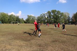 Красногорский «Старт» в праздничный для поселка день выиграл домашний матч областного чемпионата