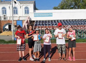 В Еманжелинске среди занимающихся в группе адаптивного спорта ДЮСШ ребят прошел легкоатлетический забег