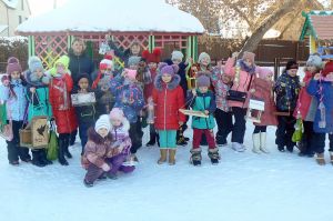В Еманжелинске воспитанники центра детского творчества «Радуга» приняли участие в акции «Покормите птиц!»