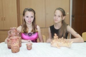 Педагог и ученицы Еманжелинской школы искусств стали призерами конкурса глиняной игрушки