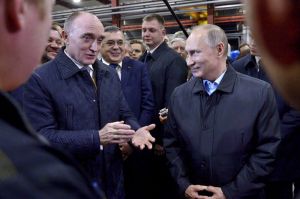 Владимир Путин в Челябинске пообщался с рабочими завода, встретился с Президентом Казахстана и принял участие в форуме