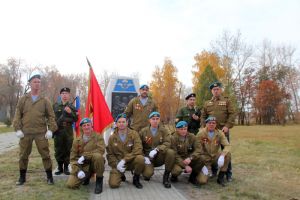 В Красногорском Еманжелинского района установили памятный знак ВДВ