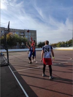 26 команд из девяти территорий Челябинской области собрал турнир по стритболу в Зауральском Еманжелинского района